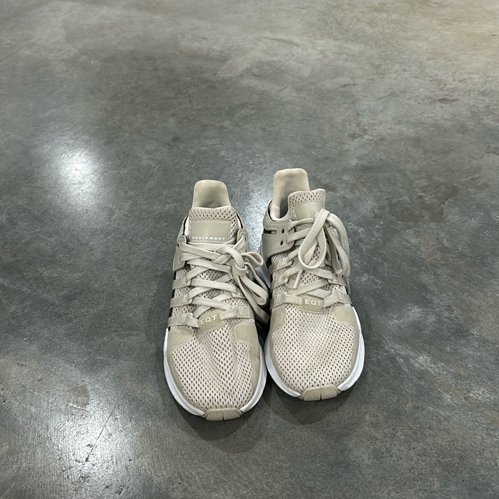 Adidas cream sneakers